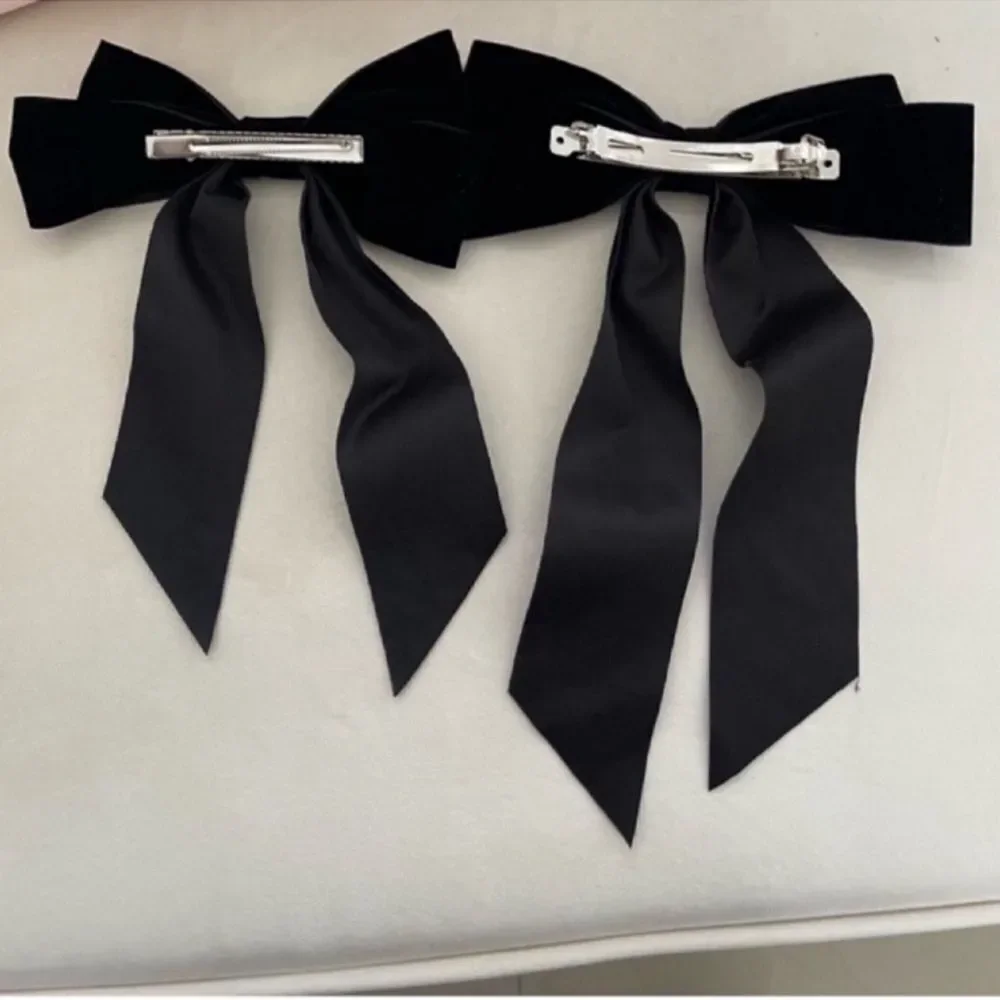 2 pcs Elegant Black Velvet Hair Bow